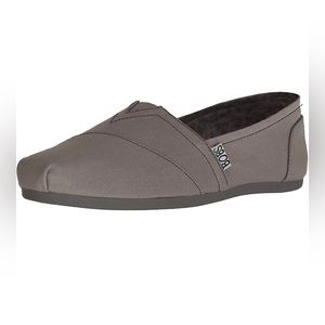 BOBS FROM SKETCHERS MEMORY FOAM SLIP ONS SIZE 8